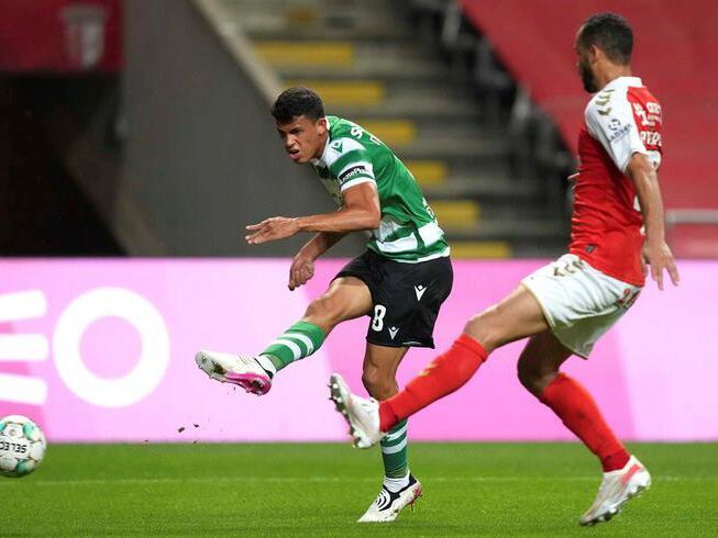 与裁判间的 与裁判间的