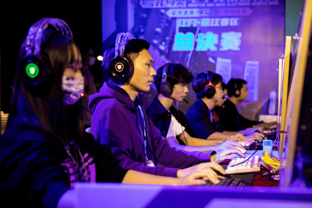 献了宝贵的 献了宝贵的